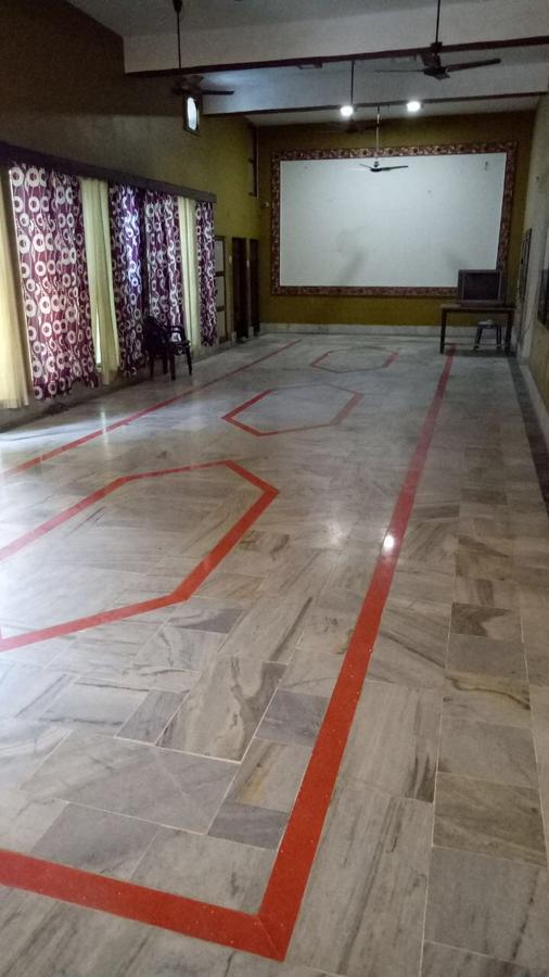 Hotel Tulsi Banda Exterior photo